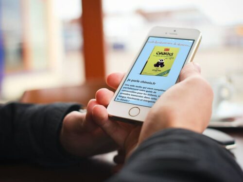 Ecran de smartphone présentant la création du site one-page Je parle chinois
